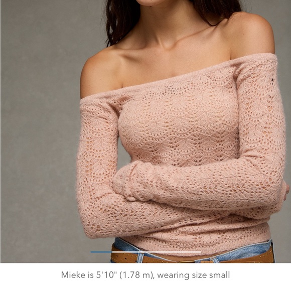 American eagle Women's Blush Off-the-Shoulder Sweater soft material - Picture 4 of 6